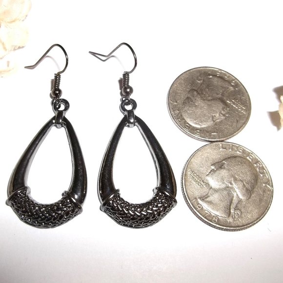 Hoop Earrings Dark Silver Gunmetal Edgy Modern Style Costume Jewelry Set A845 - Picture 2 of 4